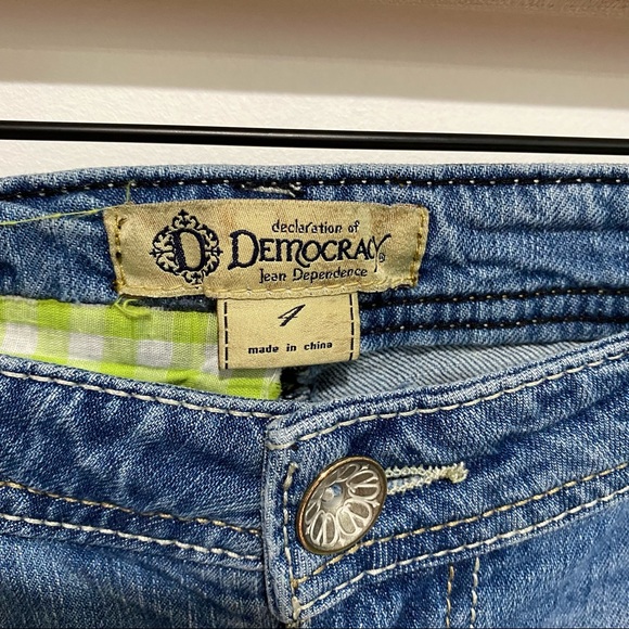 Democracy Ankle Step Straight Leg Jeans Size 4 - Picture 4 of 7